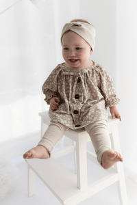 Handmade Outfit Baby Kind Leggings Stirnband Bluse beige meliert hejleen kidswear gerippt Rippjersey