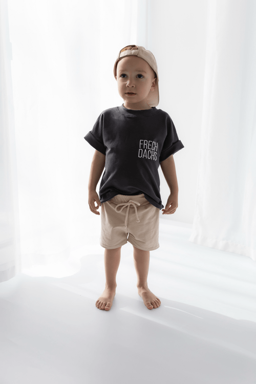 Sommerhose für Jungs Jogger Lässige Hose Sweat Kurze Hose Gummiband beige hejleen kidswear Baby kind Frechdachs Shirt Grau Schwarz anthrazit bestickt