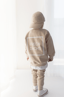 Frechdachs Oversized Sweater Statement auf dem Rücken Rückenprint Trend cooles outfit Jogger beige handmade hejleen kidswear baby kind