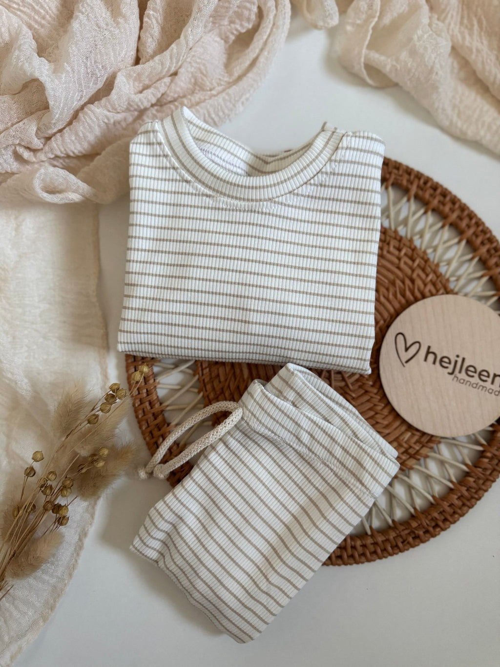 Gestreifter Sweater Leggings creme beige Baby Handmade Outfit für Jungs Mädchen hejleen kidswear