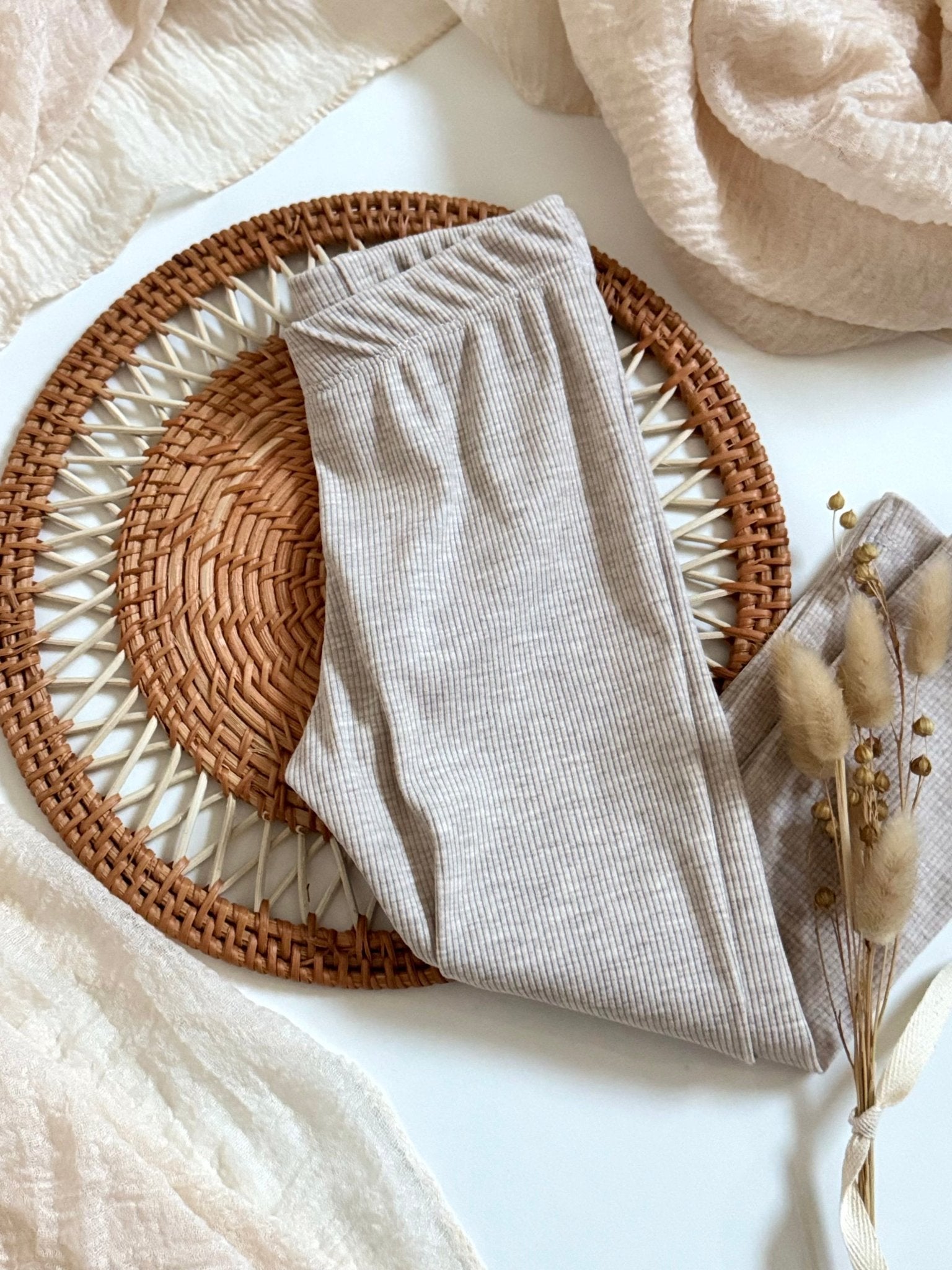 Gr. 80 - Leggings beige meliert