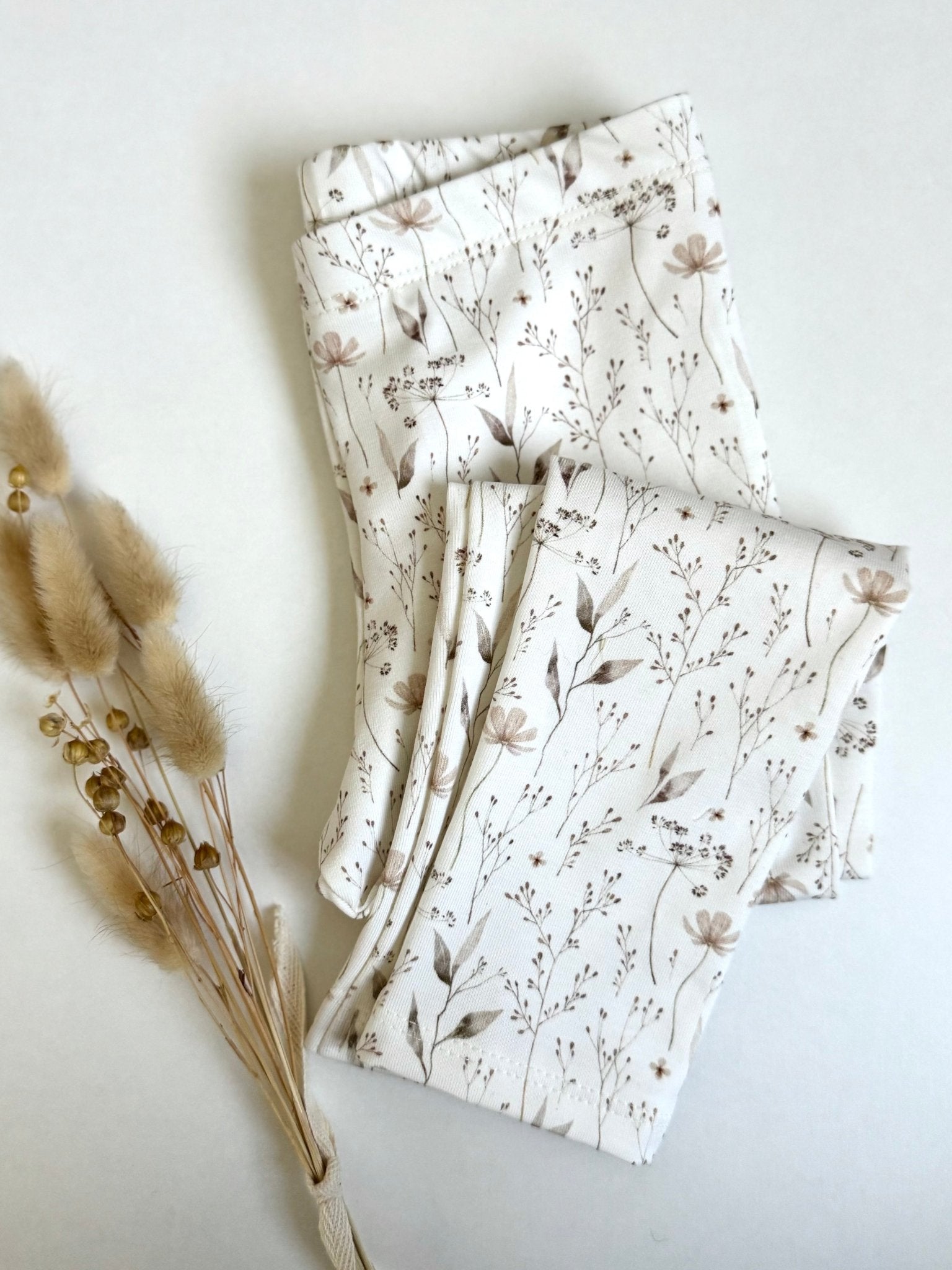Handmade Leggings Gräser beige weiß creme Blumen für Mädchen Babys Kinder hejleen kidswear