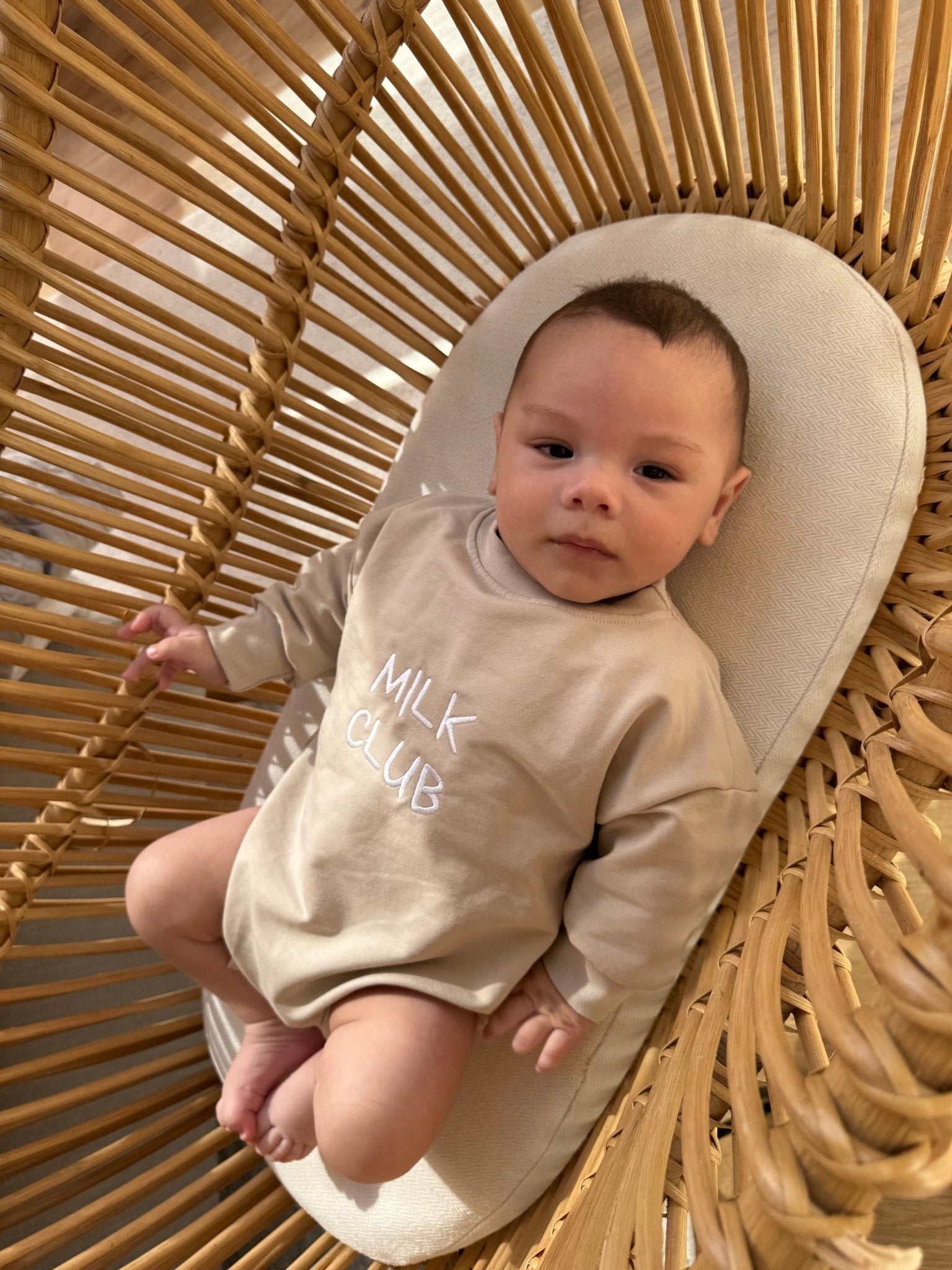 Milk Club Sweater Romper Handmade für baby gestickt bestickt Statement Geschenk zur Geburt beige Knopfleiste Pullover Oversized hejleen kidswear