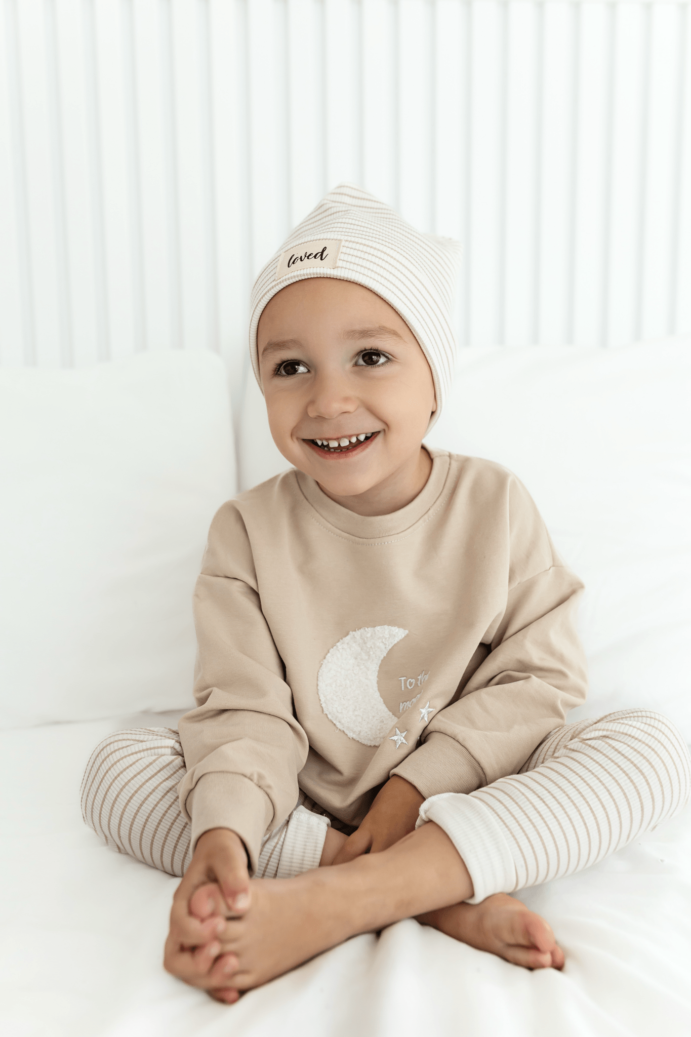 To the moon Oversized Sweater Pullover Geschwisteroutfit beige Leggings Beanie gestreift creme Teddy bis zum mond handmade baby kind hejleen kidswear
