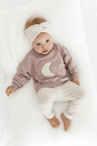 To the moon Oversized Sweater Pullover Geschwisteroutfit Altrosa Rosa beige Leggings Stirnband gestreift creme Teddy bis zum mond handmade baby kind hejleen kidswear