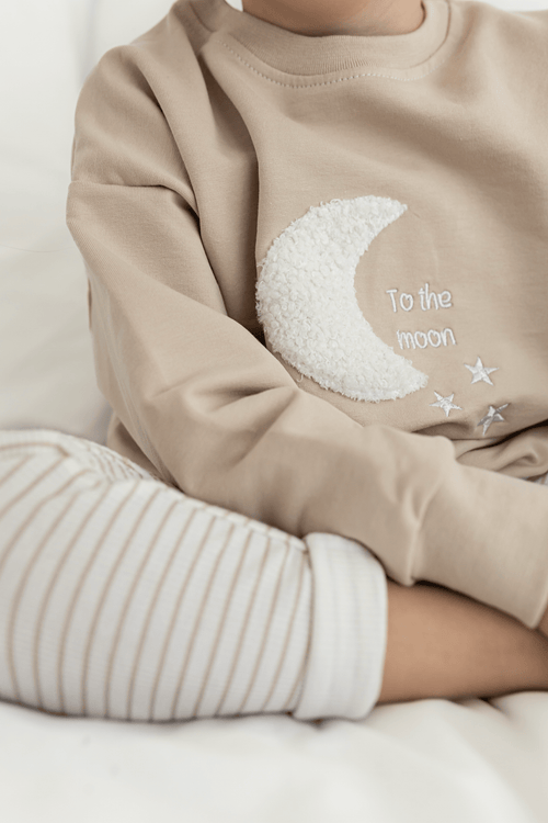 To the moon Oversized Sweater Pullover Geschwisteroutfit beige Leggings gestreift creme Teddy bis zum mond handmade baby kind hejleen kidswear